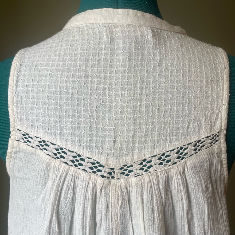 American Eagle Outfitters White Buttoned Relaxed Blouse - Picture 4 of 4